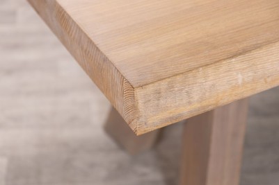 limed-oak-wooden-legs-close-up